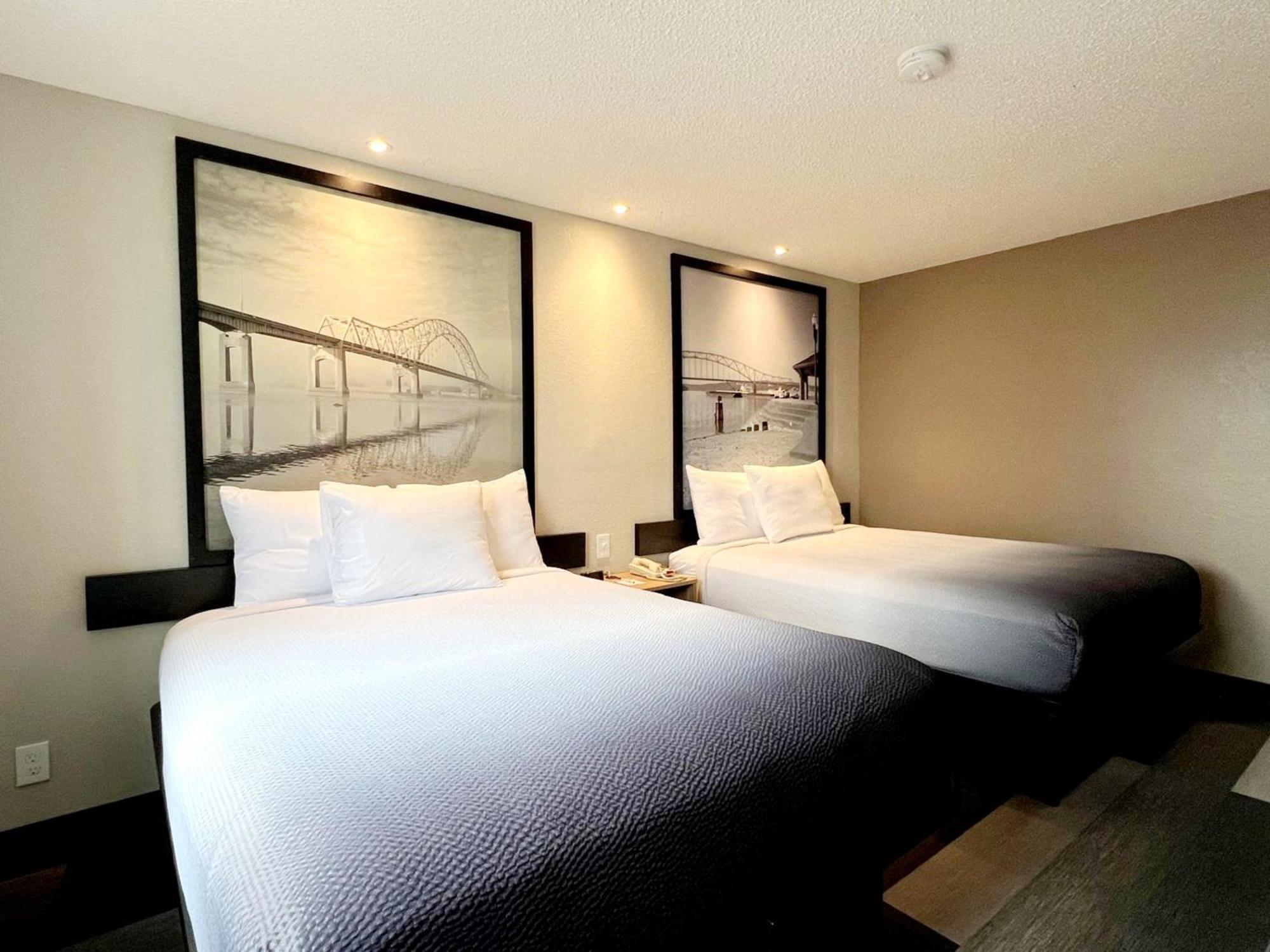 Hotel Super 8 By Wyndham Cedar Rapids Exterior foto