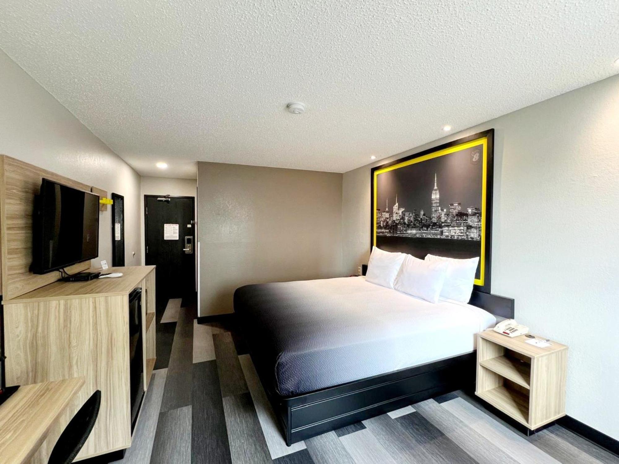 Hotel Super 8 By Wyndham Cedar Rapids Exterior foto