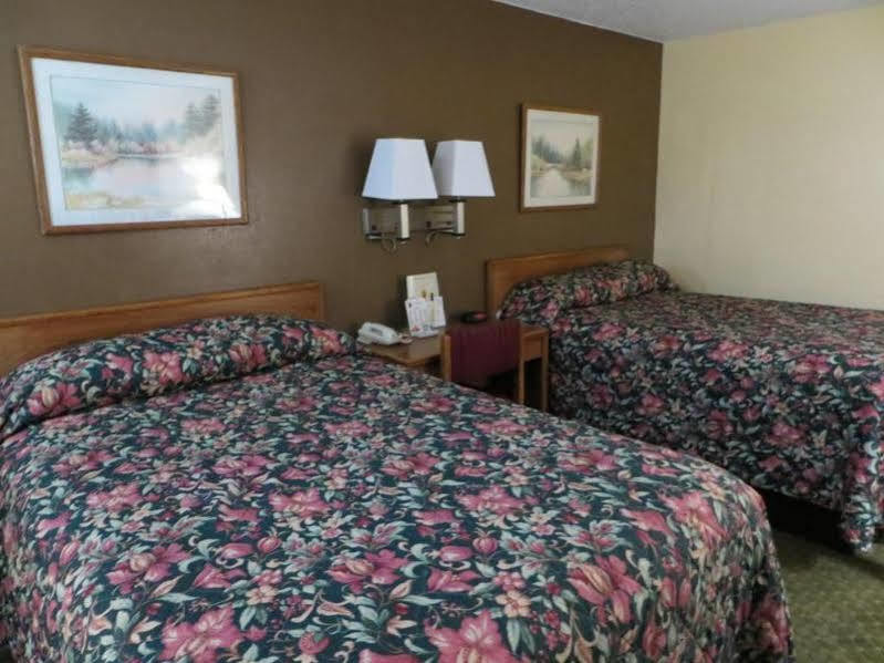 Hotel Super 8 By Wyndham Cedar Rapids Exterior foto